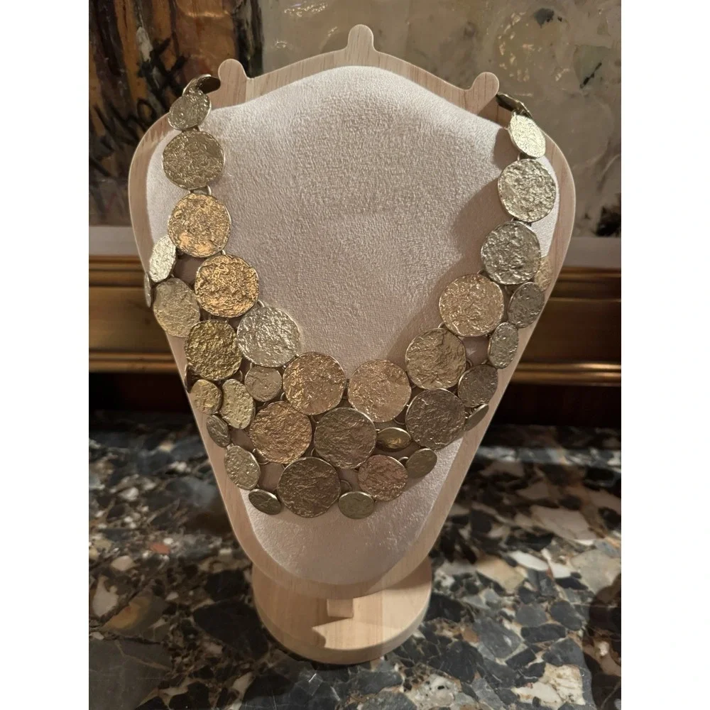 Banana Republic Gold-Tone Textured Disc Statement‎ Necklace Early 2000s - Picture 6 of 8